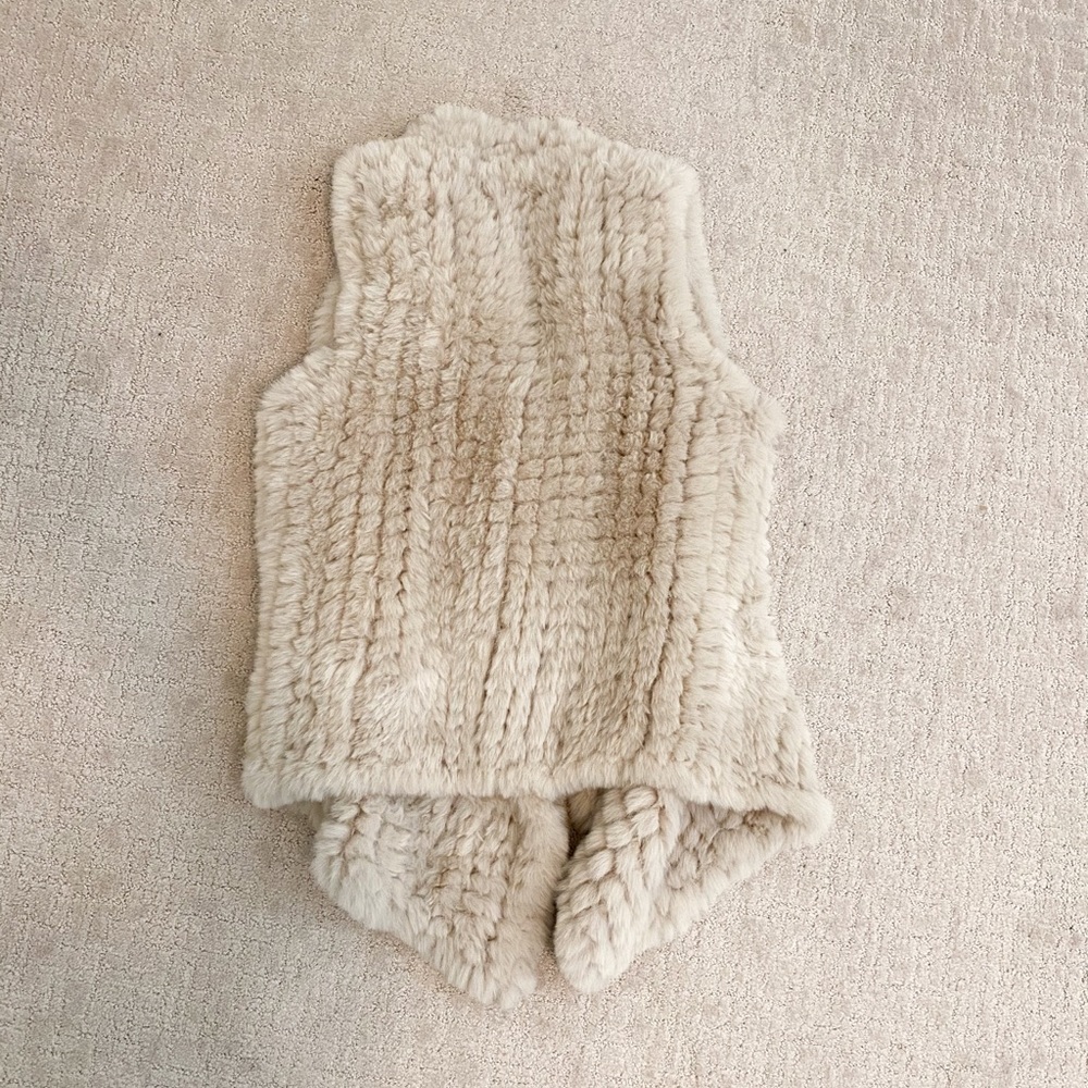 Buttery Soft Faux Fur Vest - Picture 5 of 5